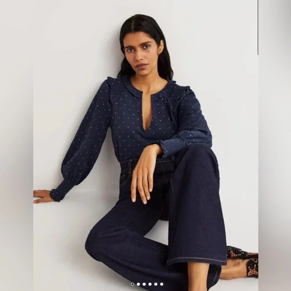 NWT Boden Notch Neck Smocked Frill Top in navy, foil dot - Picture 2 of 11